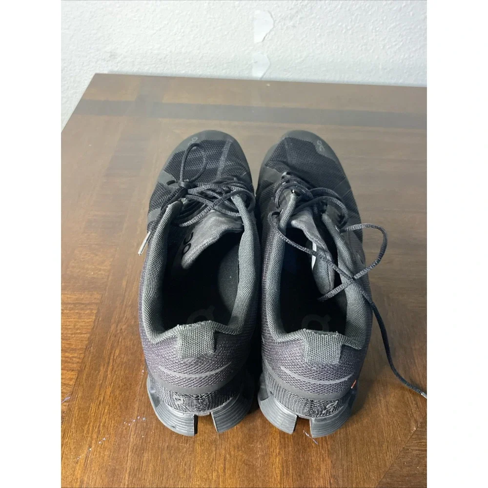 On Cloud 5 Mens 10.5 All Black Running Shoes Sneakers 19-0002